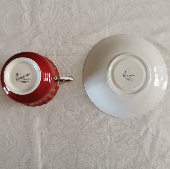 Sutherland Maroon Red Gold Leaf Teacup & Saucer - Picture 4 of 9